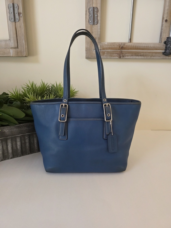 Coach Handbags - Vintage Coach Legacy Market Tote Cobalt Blue Glove Tanned Leather Shoulder Bag